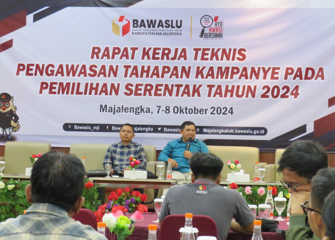 Ketua Bawaslu Majalengka memberikan sambutan   pada rakernis Pengawasan Tahapan Kampanye Pemilihan Serentak Tahun 2024