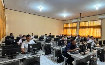 Fauzi Akbar Rudiansyah, Ayub Fahmi, Dardiri Edi Sabara dan Kepala Sekretariat Bawaslu Majalengka Nana Rukmana